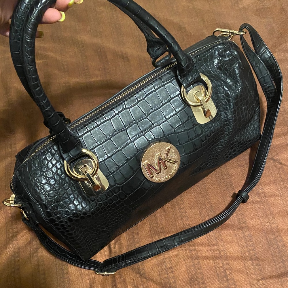 Purse - Picture 2 of 2